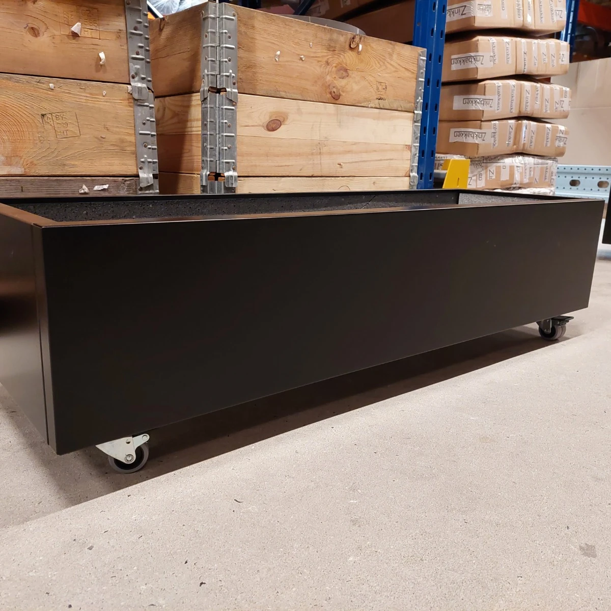 Sort Plantekasse 120 X 40 X 25 Cm Fødder Med Flamingo Med Kapilær